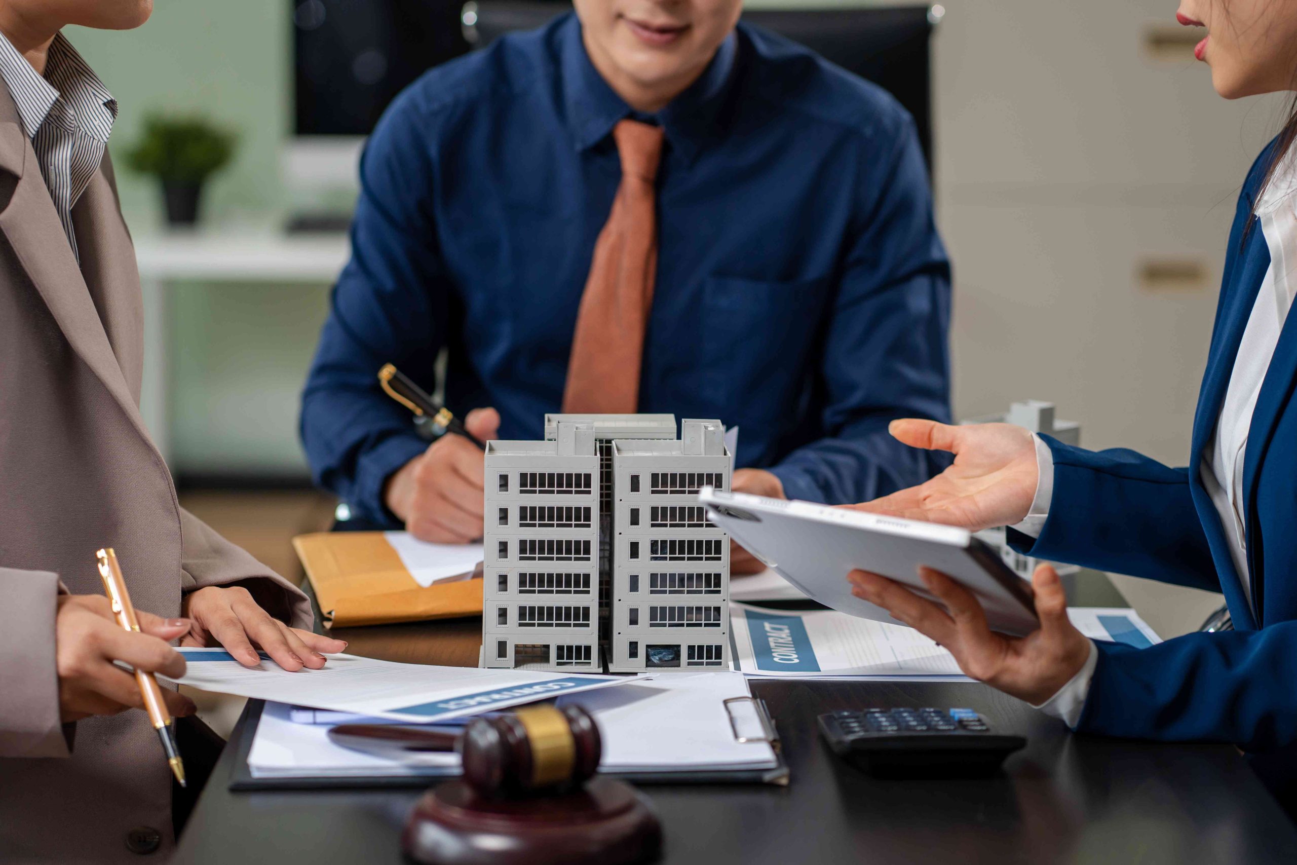 Why a Real Estate Lawyer in Dubai Is Essential for Property Inheritance Planning